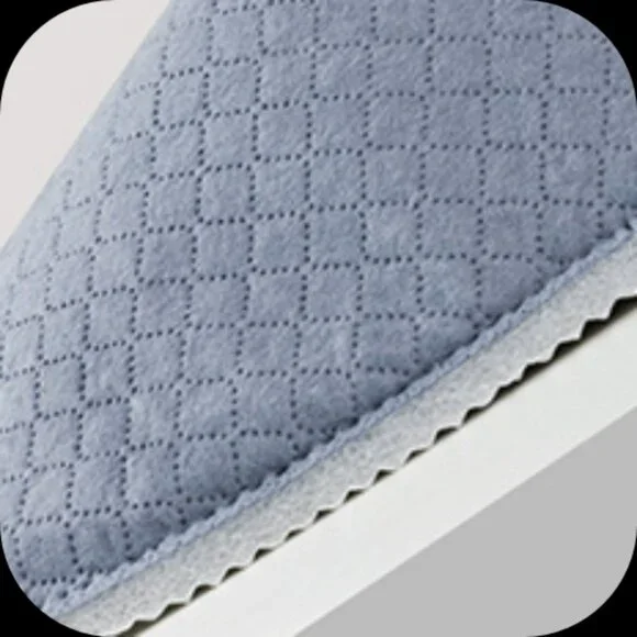 Quilted Closed Toe Slippers with Anti-Slip Sole for Guests,Travel (Unisex) - Picture 5 of 9